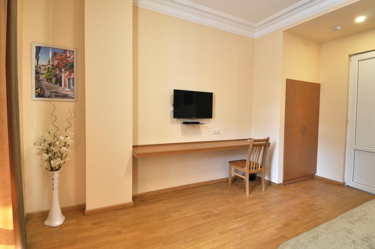 Albert House Hotel And Tours Erywań Zewnętrze zdjęcie